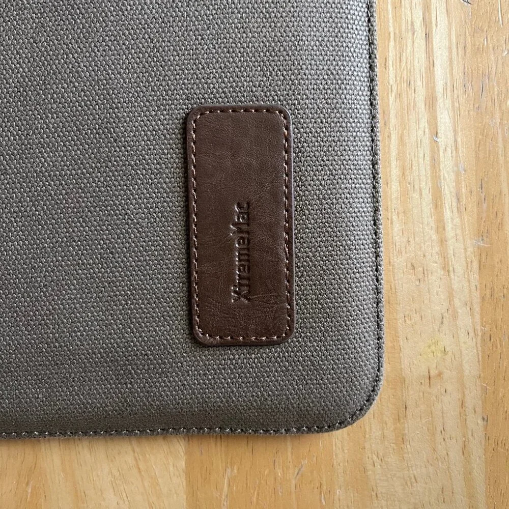 ExtremeMac Vintage Canvas Ipad Sleeve